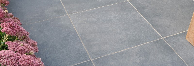 Keramische tuintegels